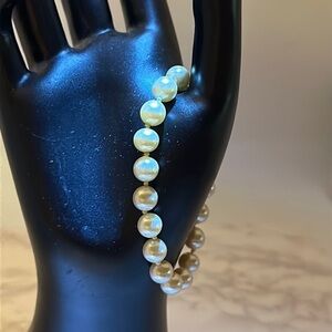 Pearlesque 7” long Knotted Bracelet gold clasp so pretty